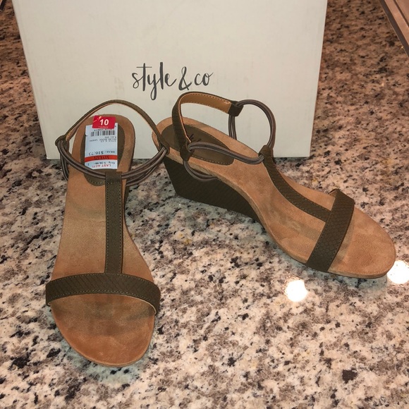 Style & Co. Shoes - ❗️FINAL PRICE❗️Style & Co Wedge Sandal- Dark Green